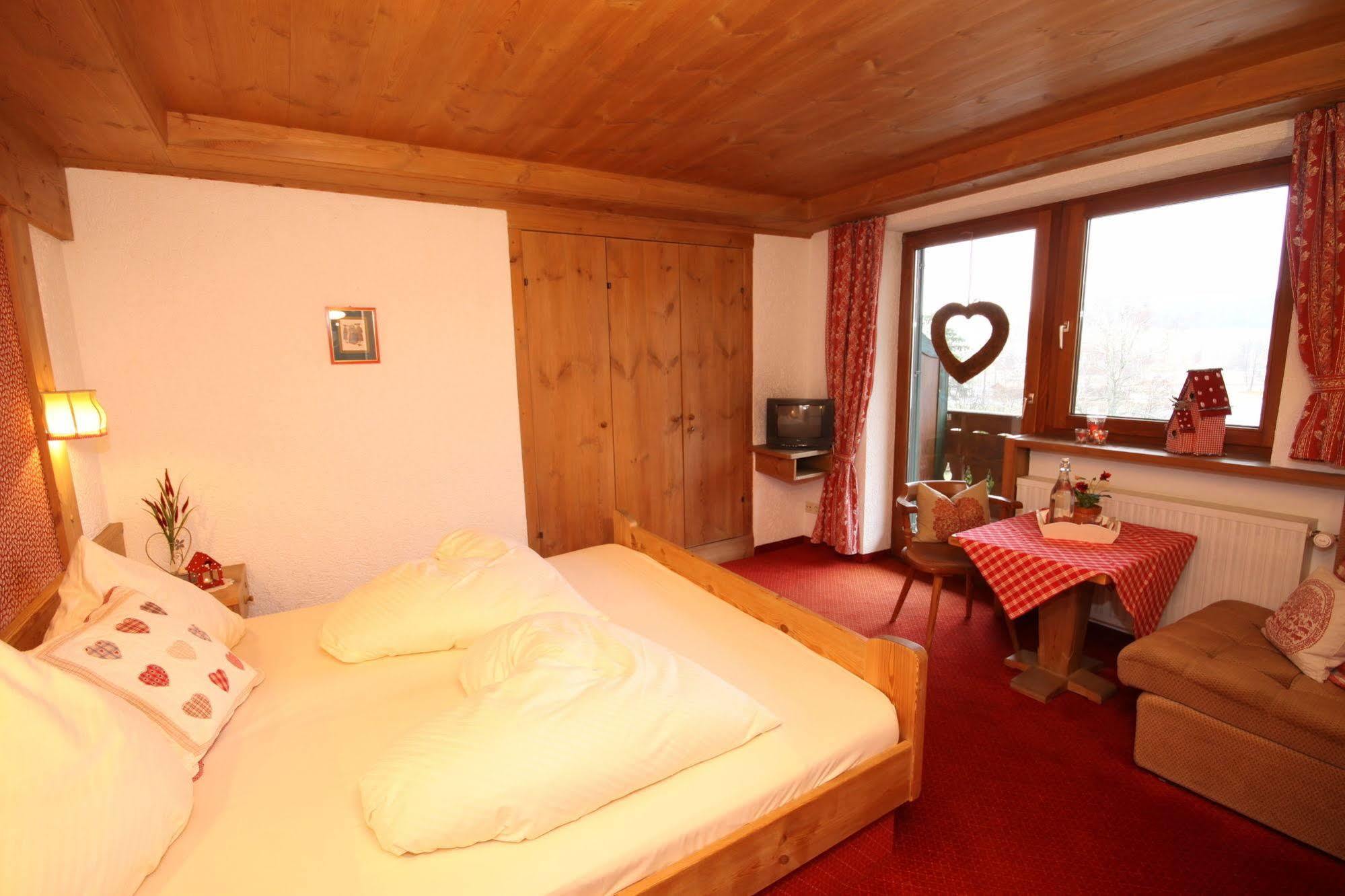 Guest house Dreimaederlhaus - Vegetarische Boutique Fussen